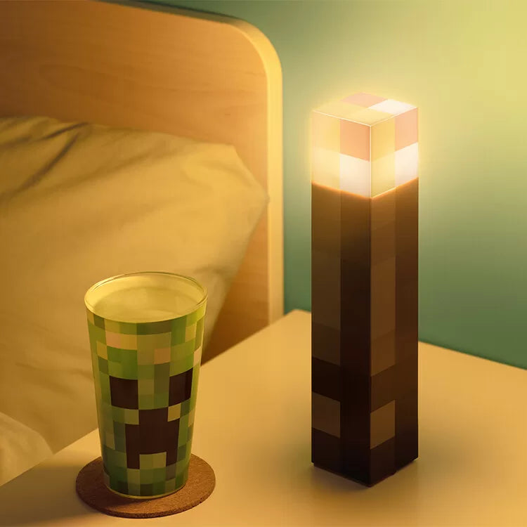 Antorcha Decorativa Minecraft™ – Ilumina tu mundo en 8 bits